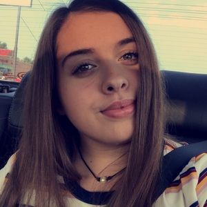 Meet your Posher, Kenzie